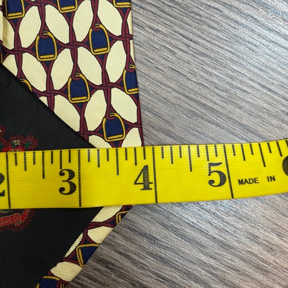 Gucci Yellow, Red, Navy & Gold Horse Bit Tie - Picture 5 of 5